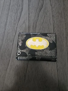 DC Comics Batman Logo Trifold Money Wallet Leather  - Picture 1 of 3
