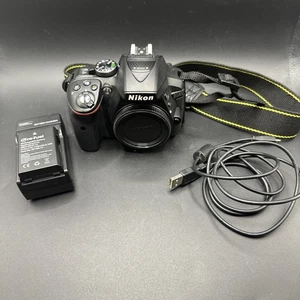 Nikon D5300 digitale 24,2-MP-Spiegelreflexkamera Body Shutter Count 14.400 #T-84652 mit Tasche - Bild 1 von 9