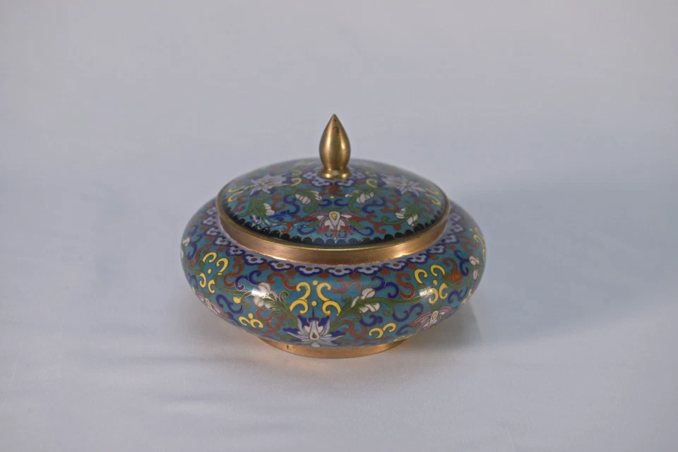 Bonbonnière en émail cloisonné - Photo 1/4