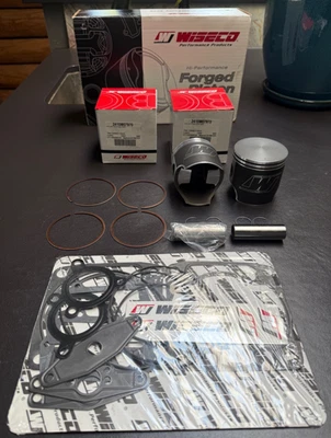 WISECO STANDARD BORE PISTON KIT SK1328-2140M07970 - Image 1 of 3