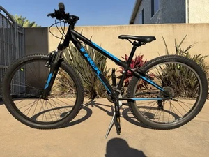 Boys Trek 820 XS Mountain Bike. 26” Wheels - Picture 1 of 1