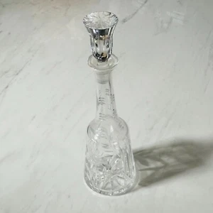 15" Vtg Clear Glass Decanter Cut Crystal flowers with diamond cut Stopper - Picture 1 of 7
