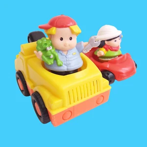 Fisher Price Little People – Yellow Tow Truck Sounds –Red Car + Figures - Picture 1 of 8