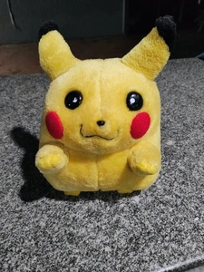 "Felpa de 6"" Pokémon TOMY Squeaky Squeaking Pikachu de colección rara" - Imagen 1 de 6