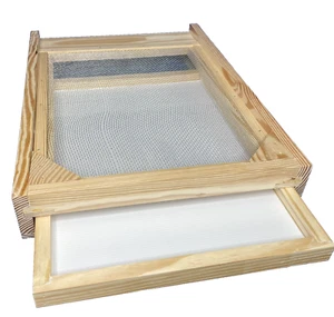 Pine 10 frame IPM screened bottom board with corrugated plastic in wood tray - Picture 1 of 6