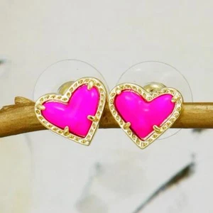 Nuevo con etiquetas Pendientes Kendra Scott Ari Corazón Magenta Flo Oro Rosa - Imagen 1 de 4