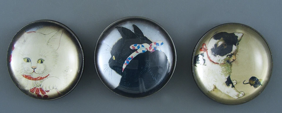LARGE PICTURE BUTTON WITH CRYSTAL DOME - CATS - SET OF 3 - Image 1 of 2