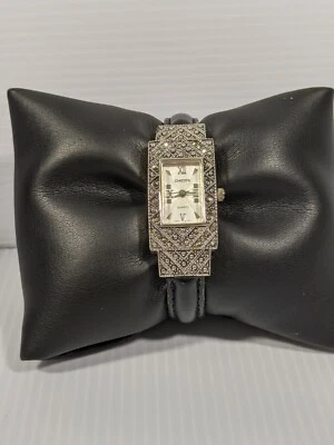 Reloj pulsera Chico's tono plata marcasita negro puño abierto correa 6 pulgadas  Foto 1 de 4