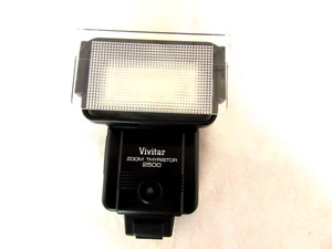Vivitar Zoom Thyristor 2500 Shoe Mount Flash - Tested - Picture 1 of 10