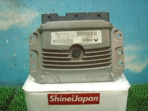 2005 Renault Megane MF4 Engine Computer ECU 8200298457 JDM 261044 - Picture 1 of 5