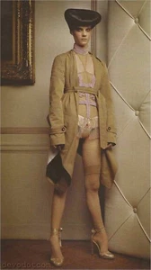 Vogue Italy December 2004 Meisel - Catalano - Riversi - Picture 1 of 12