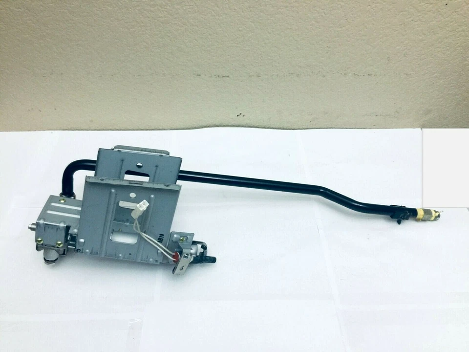 Conjunto de válvula quemador de gas Kenmore modelo 796.90272900 con tubería Foto 1 de 4