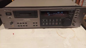 SONY PCM-R500 Digital Audio Tape DAT Player Recorder Deck 4-Motor DD SBM  TESTED - Picture 1 of 11