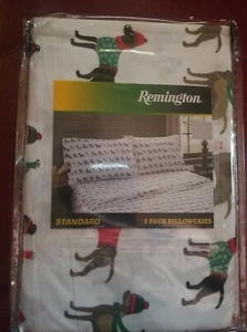 2 fundas de almohada estándar Remington Holida perros 20" x 30" - Imagen 1 de 4