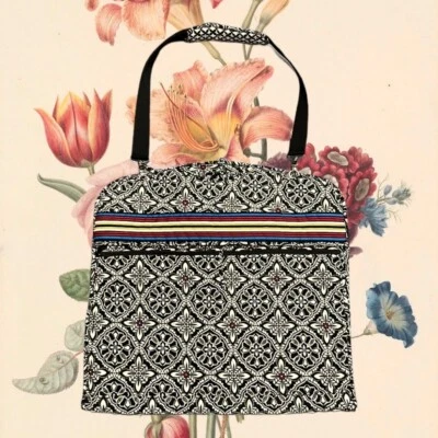 Bolsa de viagem Vera Bradley Barcelona vestuário preto branco listras florais excelente  - Imagem 1 de 4