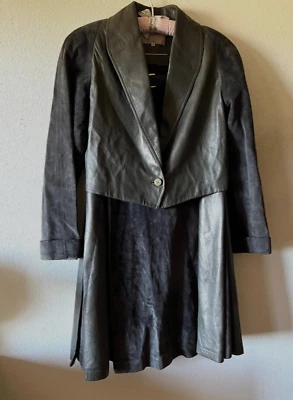 OFERTA PRECIOSO RARO CONJUNTO CHAQUETA Y FALDA DE CUERO VINTAGE GUCCI Foto 1 de 4