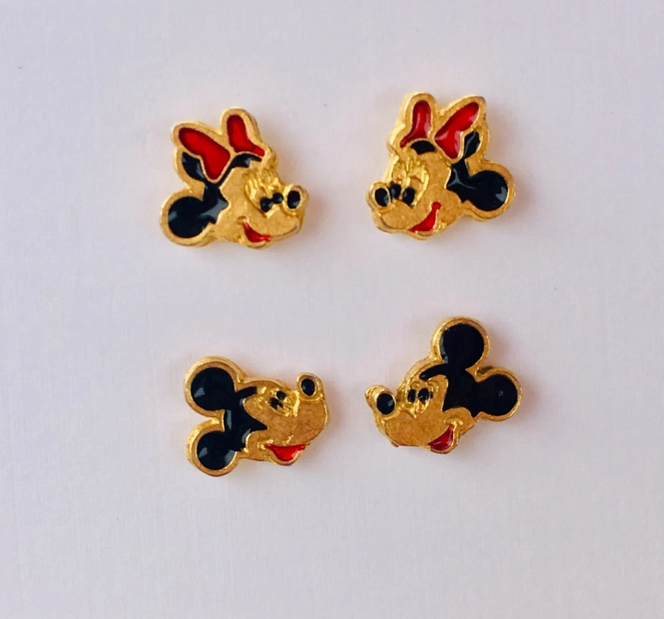 Juego de Pendientes Disney Mickey & Minnie Post Tono Dorado Esmalte Negro y Rojo Color.  Foto 1 de 1