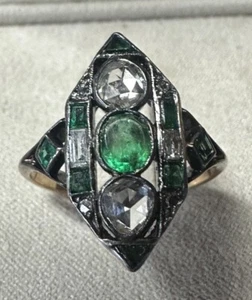 ANELLO ANTICO ART DECO IN ARGENTO ED ORO 18kt. CON DIAMANTI ANTICHI E SMERALDI - Picture 1 of 9