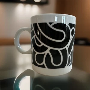 "Taza IKEA Sotronn patrón y blanco y negro 3,75"" de alto y 3,25"" de diámetro" - Imagen 1 de 8