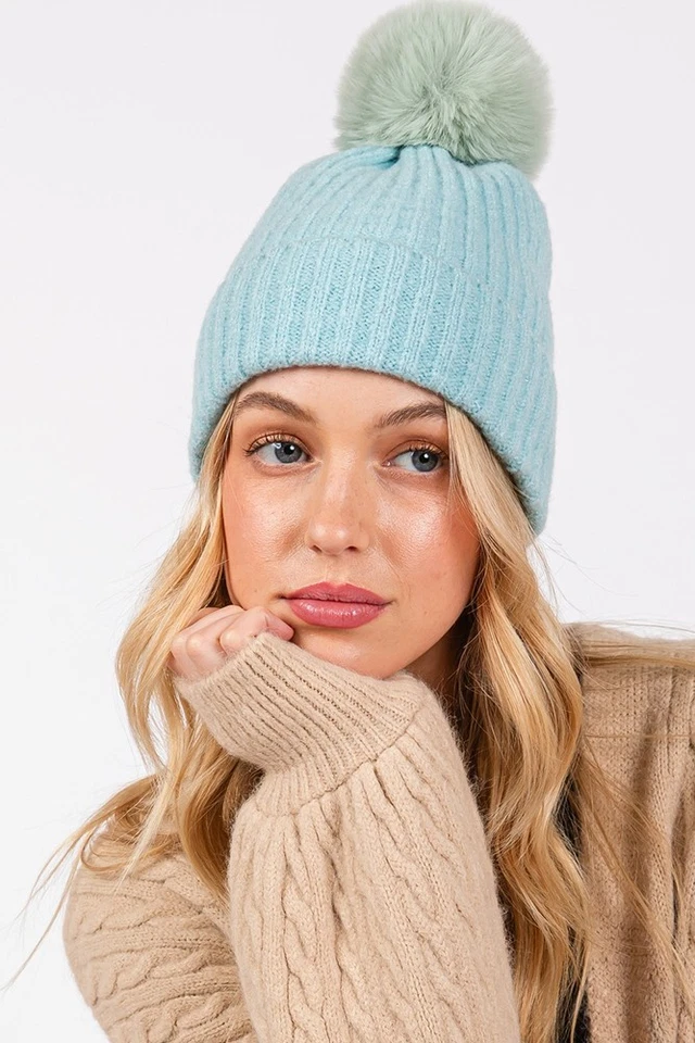 ScarvesMe Women Winter Soft Wool Two Tone Color Pom Pom Beanie Winter Hat Foto 1 de 1