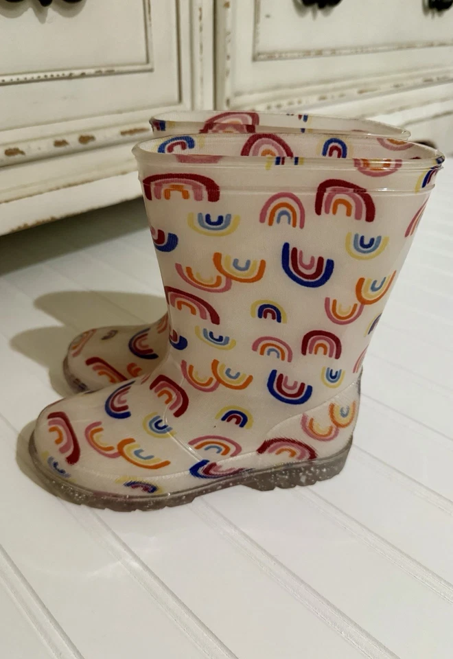 Botas de lluvia arco iris Old Navy para niñas Foto 1 de 4