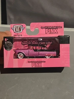  M2 MACHINES CHASE 1/750 AUTO-THENTICS 1955 PONTIAC STAR CHIEF PINK  S110 - Image 1 of 4