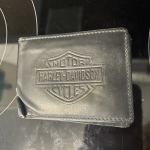 Harley-Davidson Mens B &S Embossed Bi-fold Leather Wallet - Picture 1 of 7