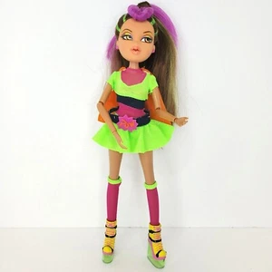 Vintage Bratz Yasmin 12" Puppe 2001 brünett neongrün magenta schwarz Farbe Haare - Bild 1 von 9