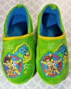 Zapatillas para niños Toy Store Disney suave de felpa bordadas sin cordones NUEVAS talla 13/1 - Imagen 1 de 5