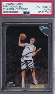 Tarjeta de novato firmada por Dirk Nowitzki 1998 Topps cromada RC PSA DNA AUTÓGRAFO HOF - Imagen 1 de 1