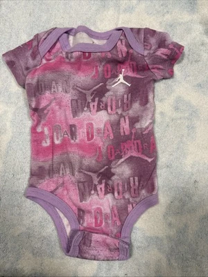 Body Air Jordan Bebé Una Pieza Manga Corta Color Talla 3-6M Foto 1 de 3