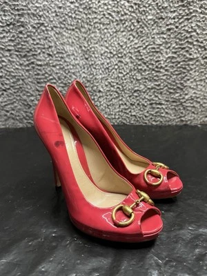 Zapatos de salón Gucci de charol rosa Jolene Peep Toe talla 37,5 Foto 1 de 4