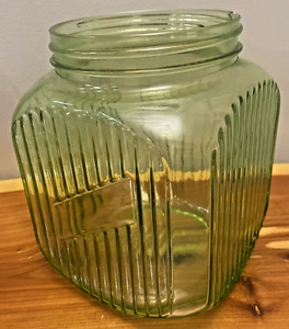 Vintage HOCKING Large Green Depression Glass 64 oz Cannister Cookie or Flour Jar - Picture 1 of 6