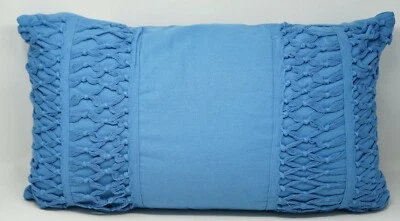 Almohada decorativa azul Whim by Martha Stewart Collection Tassel Trail 14" x 24" Foto 1 de 3