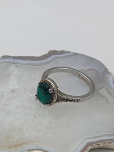 Sterling Silver 925 Green Glass Faceted Stone Ring Size 9 - Picture 1 of 7