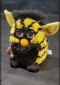 1999 Giallo e Nero Bumblebee Furby di Tiger Electronics # 70-800... Funzionante - Foto 1 di 16