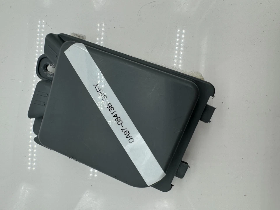 Conjunto de cubierta de tubo de filtro de refrigerador Samsung DA97-08413B (GRIS) (GRIS) Foto 1 de 2