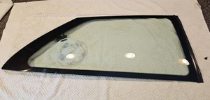 89-94 GEO METRO 2 DOOR HATCHBACK PASSENGER REAR QUARTER GLASS WINDOW & LATCH! - Picture 1 of 13