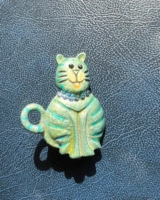 CAT PIN CAT BROOCH TEAL GREEN WITH GREEN RHINESTONE COLLAR LOOKS ADORABLE - Image 1 of 3