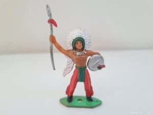 377 FIGURA DE GOMA JEFE INDIO CON LANZA Y ESCUDO 5.5 cms Starlux Reamsa Lafredo - Imagen 1 de 2
