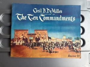 THE TEN COMMANDMENTS CECIL B DE MILLE MOVIE SOUVENIR PROGRAM - Picture 1 of 6