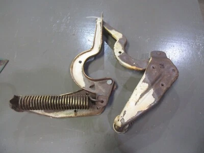 Ford Customline 1955 1956 sedán coche maletero trasero tapa bisagra y resorte juego de pares Foto 1 de 2