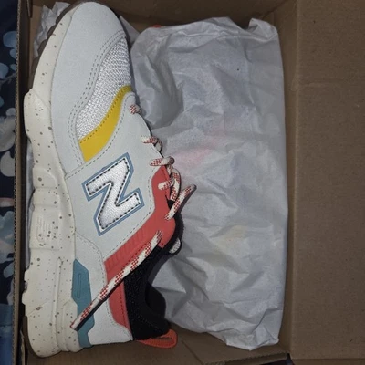 New Balance 997H Niños TALLA 3 Foto 1 de 4