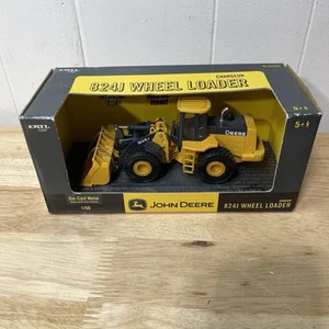 John Deere 824J Wheel Loader Metal Die Cast Tractor - Picture 1 of 11