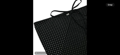 Bufanda triangular de gamuza con tachuelas Saint Laurent. $1290 Foto 1 de 4