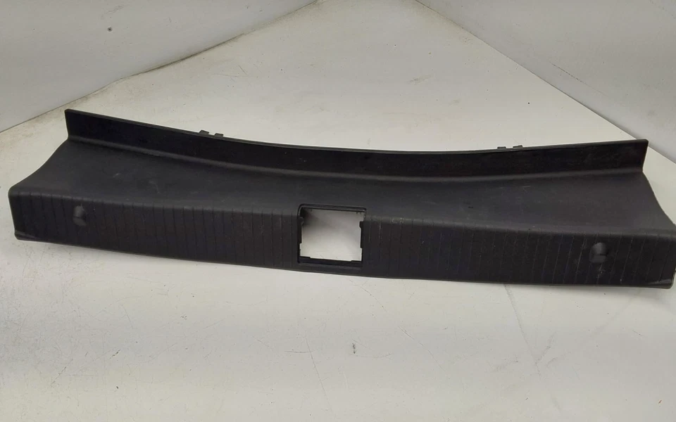 Mercedes CLK430 2001 cubierta de moldura de umbral de bloqueo de maletero OEM A2126903100 Foto 1 de 4