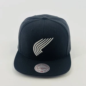 Mitchell & Ness Portland Trail Blazers Wool Black/White Adjustable Snapback Hat - Picture 1 of 7