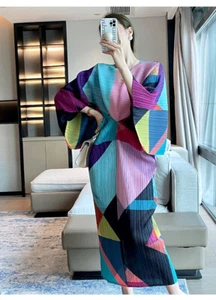 2024 Wrinkled Autumn Style Elegant Long Skirt with Geometric Print Fashion Dress - Picture 1 of 7