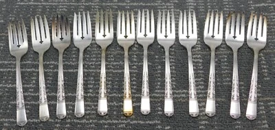 12 Oneida Tudor Plate Royal York Ensalada Tenedor Plato Plateado Foto 1 de 4