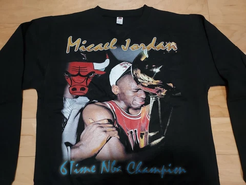Michael Jordan Chicago Bulls Sweatshirt Size Small NBA Basketball  Champion Cover